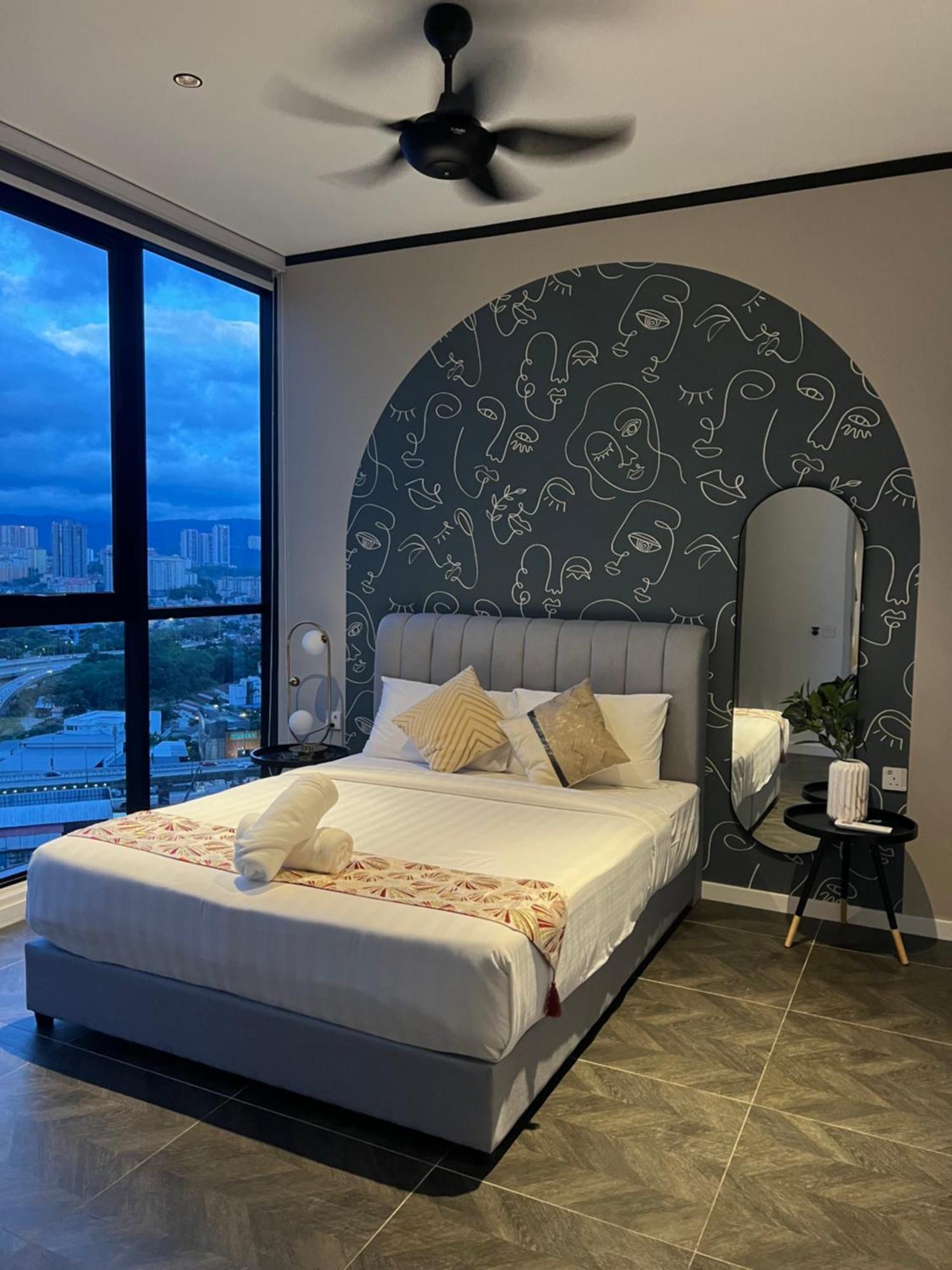 Scarletz Suites Kuala Lumpur By City Center Exterior photo