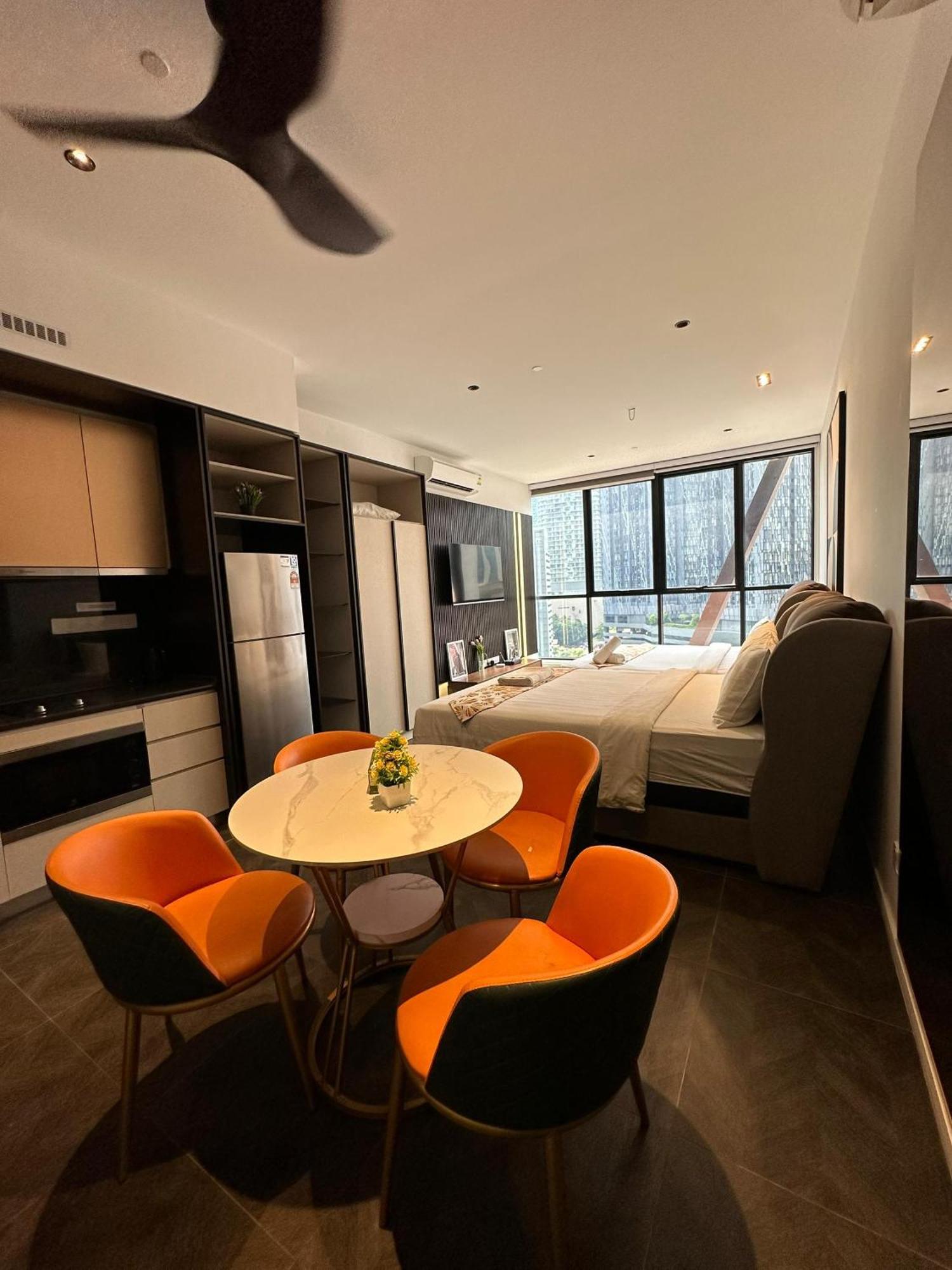 Scarletz Suites Kuala Lumpur By City Center Exterior photo